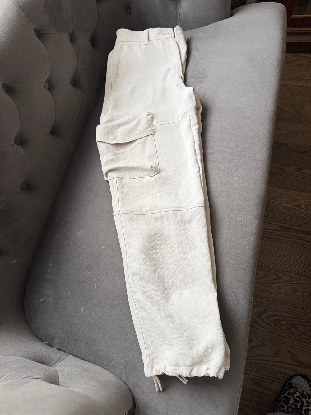 Wilfred women’s cargo pants . Cream colour . Size 0 . $95.0